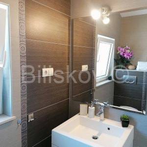 Hvar kuća sa 8 apartmana, 500 m2 stambeno, parking, garaža