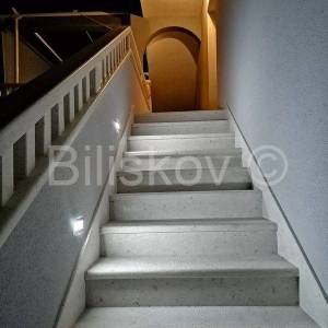 Hvar kuća sa 8 apartmana, 500 m2 stambeno, parking, garaža