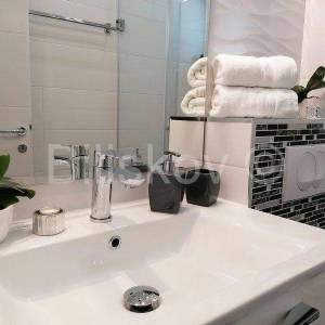 Hvar kuća sa 8 apartmana, 500 m2 stambeno, parking, garaža