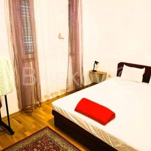 Hvar, otok Hvar - dva apartmana s parkingom u zgradi