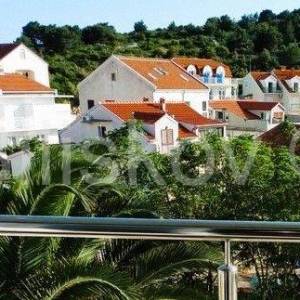 Hvar, otok Hvar - dva apartmana s parkingom u zgradi