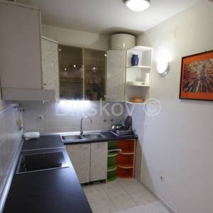 Hvar, prodaja, četverosoban stan, prvi red do mora