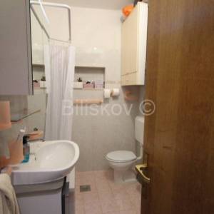 Hvar, prodaja, četverosoban stan, prvi red do mora