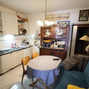 Hvar, prodaja, četverosoban stan, prvi red do mora