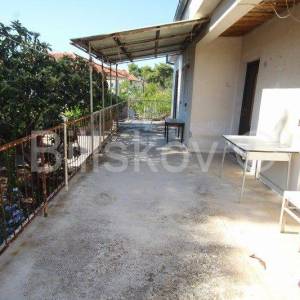 Hvar, Vrboska, manja kuća 50m od mora