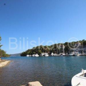 Hvar, Vrboska, manja kuća 50m od mora