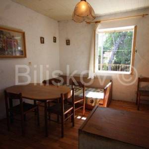 Hvar, Vrboska, manja kuća 50m od mora