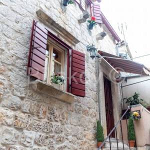 Hvar,Stari Grad, prekrasna kamena kuća.