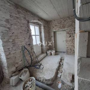 ISTRA, BALE - kuća i pomoćni objekt u centru