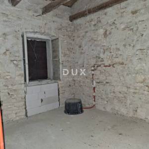 ISTRA, BALE - kuća i pomoćni objekt u centru