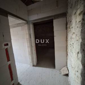 ISTRA, BALE - kuća i pomoćni objekt u centru