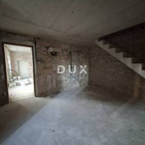 ISTRA, BALE - kuća i pomoćni objekt u centru