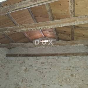 ISTRA, BALE - kuća i pomoćni objekt u centru