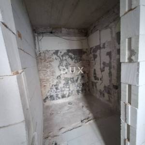 ISTRA, BALE - kuća i pomoćni objekt u centru