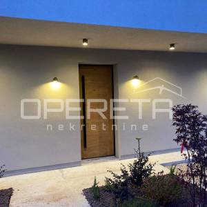 Istra, Bale, okolica, impozantna vila sa bazenom