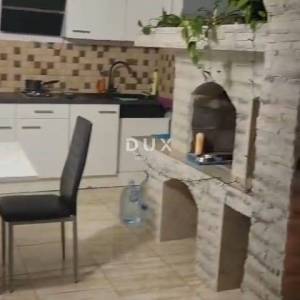 ISTRA, BALE - Prizemnica s velikim dvorištem