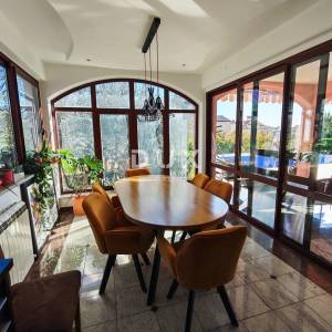 ISTRA, BALE - Prostrana vila s bazenom i dodatnom kamenom kućom za goste 