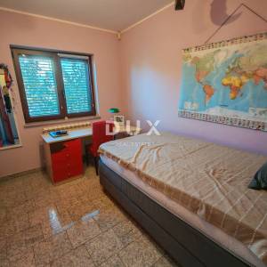 ISTRA, BALE - Prostrana vila s bazenom i dodatnom kamenom kućom za goste 