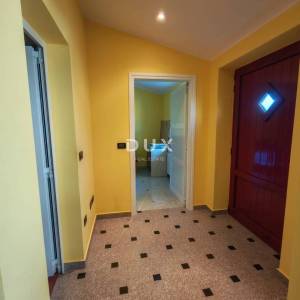 ISTRA, BALE - Prostrana vila s bazenom i dodatnom kamenom kućom za goste 