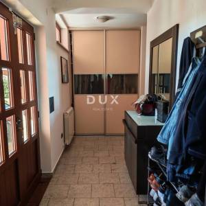 ISTRA, BALE - Prostrana vila s bazenom i dodatnom kamenom kućom za goste 