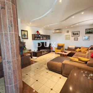 ISTRA, BALE - Prostrana vila s bazenom i dodatnom kamenom kućom za goste 