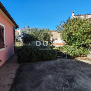 ISTRA, BALE - Prostrana vila s bazenom i dodatnom kamenom kućom za goste 