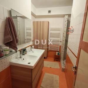 ISTRA, BALE - Prostrana vila s bazenom i dodatnom kamenom kućom za goste 