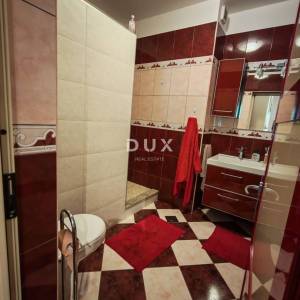 ISTRA, BALE - Prostrana vila s bazenom i dodatnom kamenom kućom za goste 