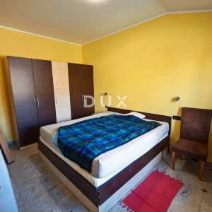 ISTRA, BALE - Prostrana vila s bazenom i dodatnom kamenom kućom za goste 