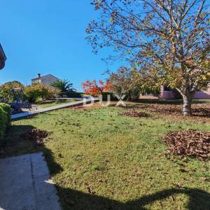 ISTRA, BALE - Prostrana vila s bazenom i dodatnom kamenom kućom za goste 