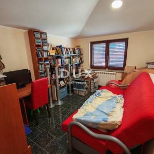 ISTRA, BALE - Prostrana vila s bazenom i dodatnom kamenom kućom za goste 