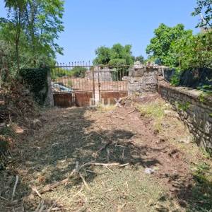 ISTRA, BALE – tri kamene kuće na građevnom zemljištu od 7.800 m² 