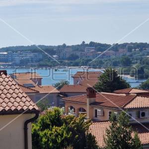 Istra, Banjole, luksuzan stan na 1.katu sa pogledom na more, 3SS, vrt