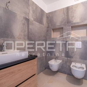 Istra, Banjole, luksuzan stan sa vrtom i bazenom u prizemlju, 3SS, blizina plaže