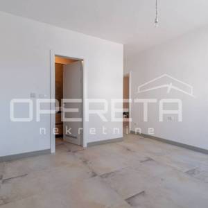 Istra, Banjole, luksuzan stan sa vrtom i bazenom u prizemlju, 3SS, blizina plaže