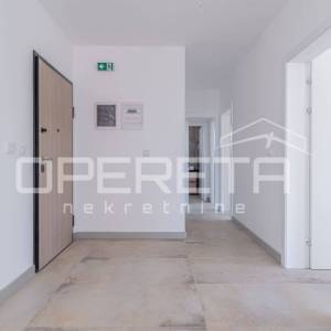 Istra, Banjole - okolica, luksuzan stan sa bazenom i vrtom, 3SS, garaža, blizina