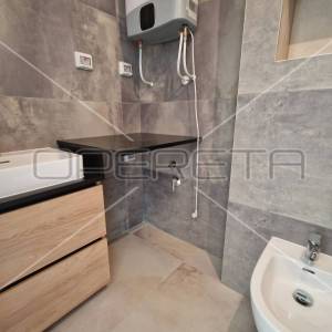 Istra, Banjole - okolica, luksuzan stan sa bazenom i vrtom, 3SS, garaža, blizina