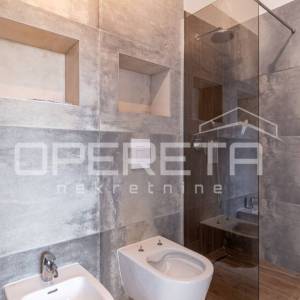 Istra, Banjole - okolica, luksuzan stan sa bazenom i vrtom, 3SS, garaža, blizina