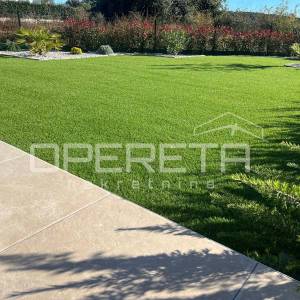 Istra, Banjole - okolica, luksuzan stan sa bazenom i vrtom, 3SS, garaža, blizina