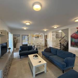 Istra, Barban - okolica, vila s bazenom, okućnica