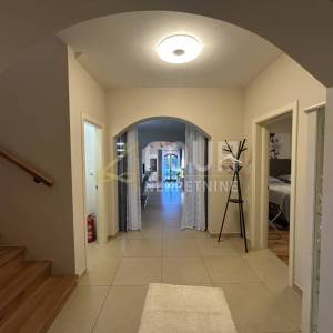 Istra, Barban - okolica, vila s bazenom, okućnica