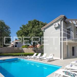 ISTRA, BRTONIGLA - Elegantna kuća s  grijanim bazenom