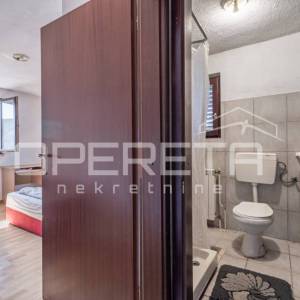 ISTRA, BUZET - Samostoječa kuća sa tri stana