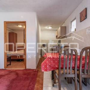 ISTRA, BUZET - Samostoječa kuća sa tri stana