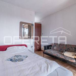 ISTRA, BUZET - Samostoječa kuća sa tri stana