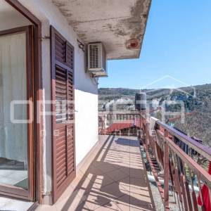 ISTRA, BUZET - Samostoječa kuća sa tri stana