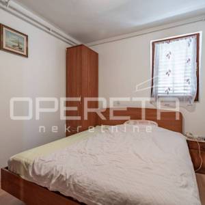 ISTRA, BUZET - Samostoječa kuća sa tri stana