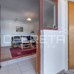 ISTRA, BUZET - Samostoječa kuća sa tri stana