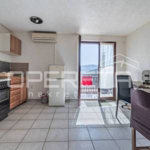 ISTRA, BUZET - Samostoječa kuća sa tri stana