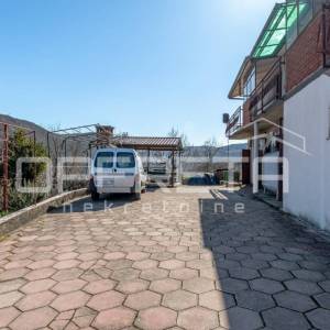 ISTRA, BUZET - Samostoječa kuća sa tri stana